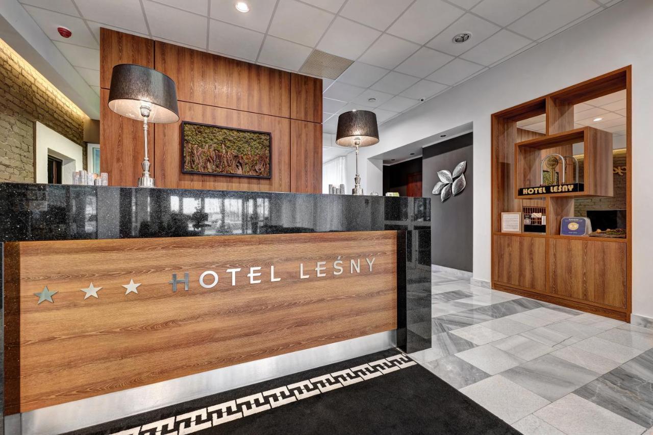 Hotel Lesny ビャウィストク エクステリア 写真
