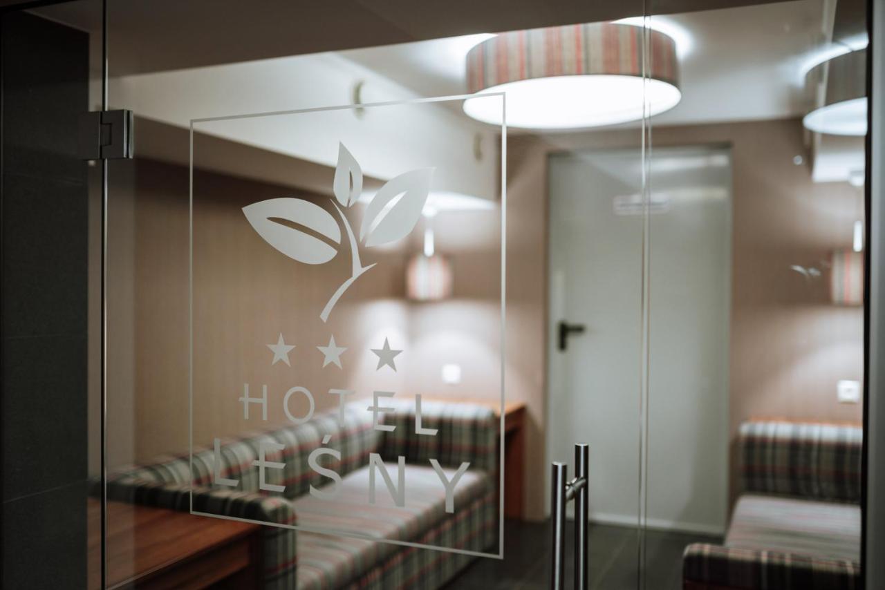 Hotel Lesny ビャウィストク エクステリア 写真
